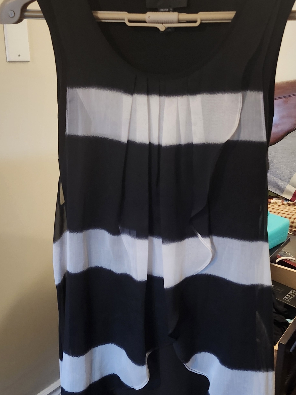 Frank Lyman Design Black and White Sleeveless Striped Tank, us 4